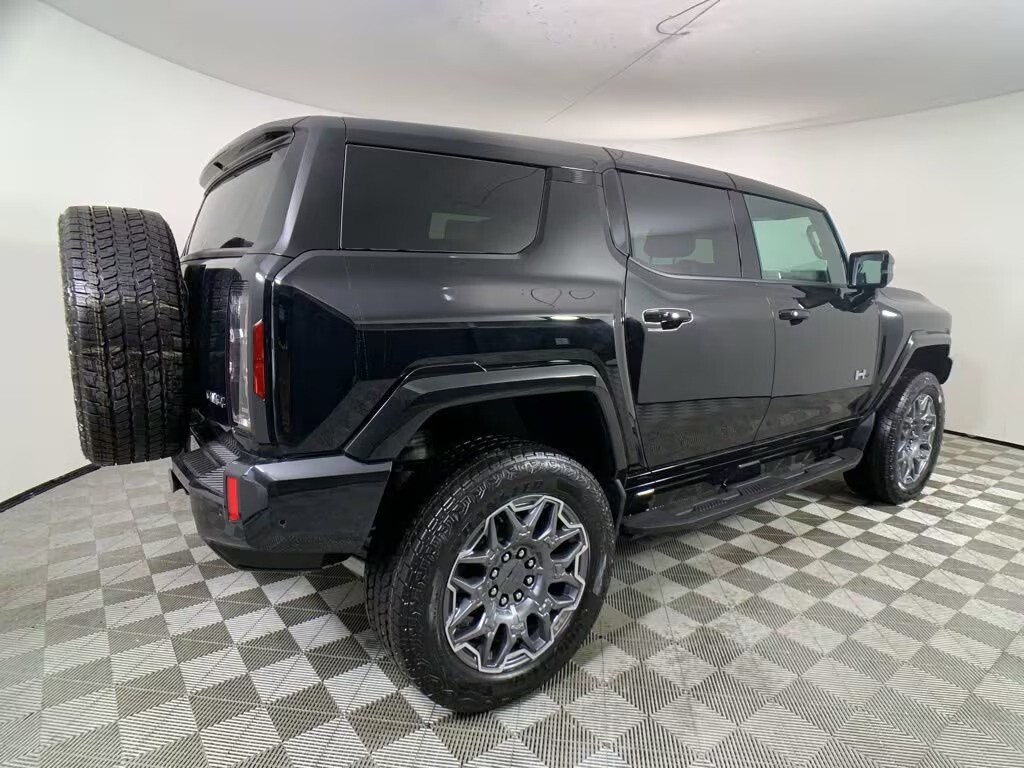 hummer-ev-suv-black-22425.03.jpg