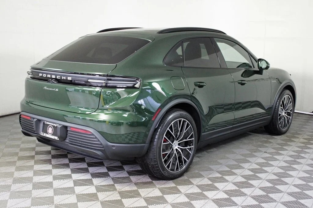 macan.oakgreen.22025.03.jpg