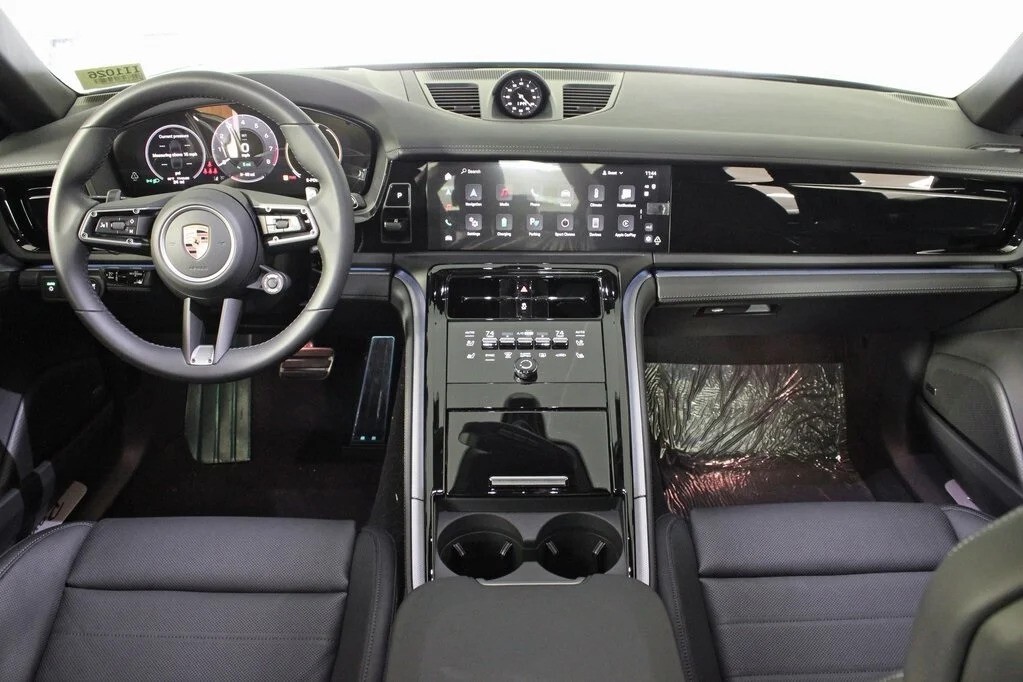 panamera.black.22025.04.jpg